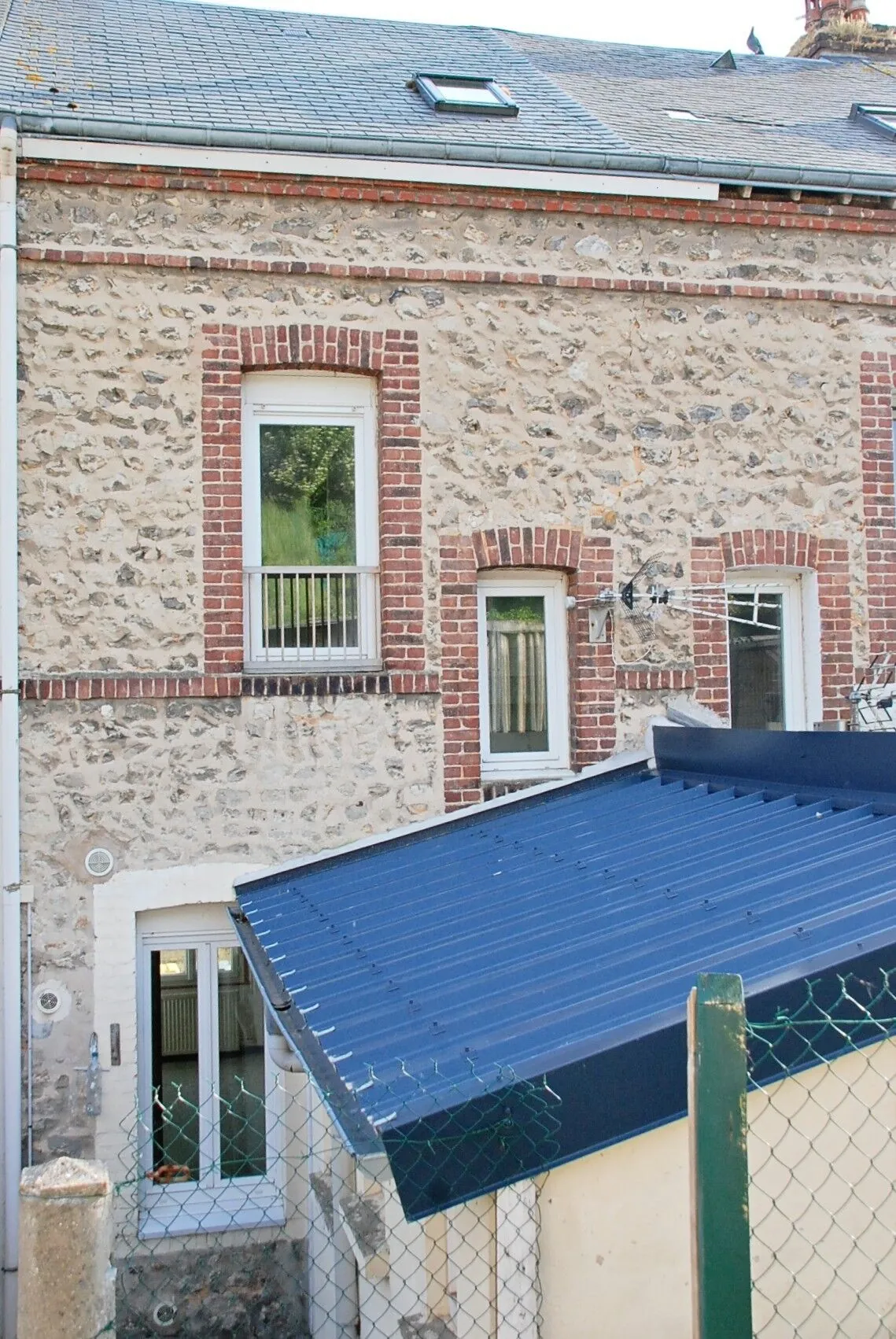 Maison en briques et silex à Fécamp, proche du port et de la gare 