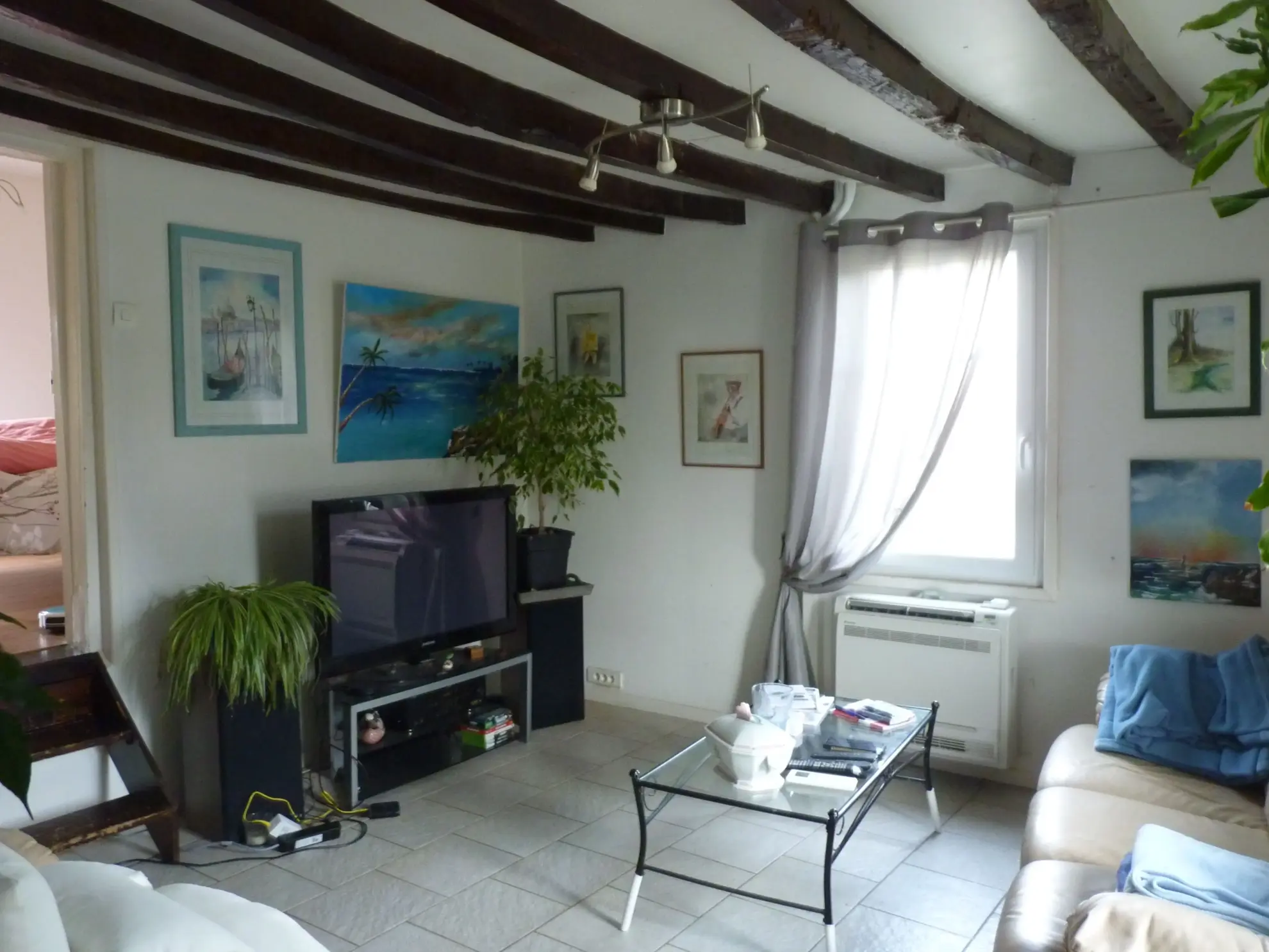 Maison de 100 m² avec 3 chambres et garage à Écly 