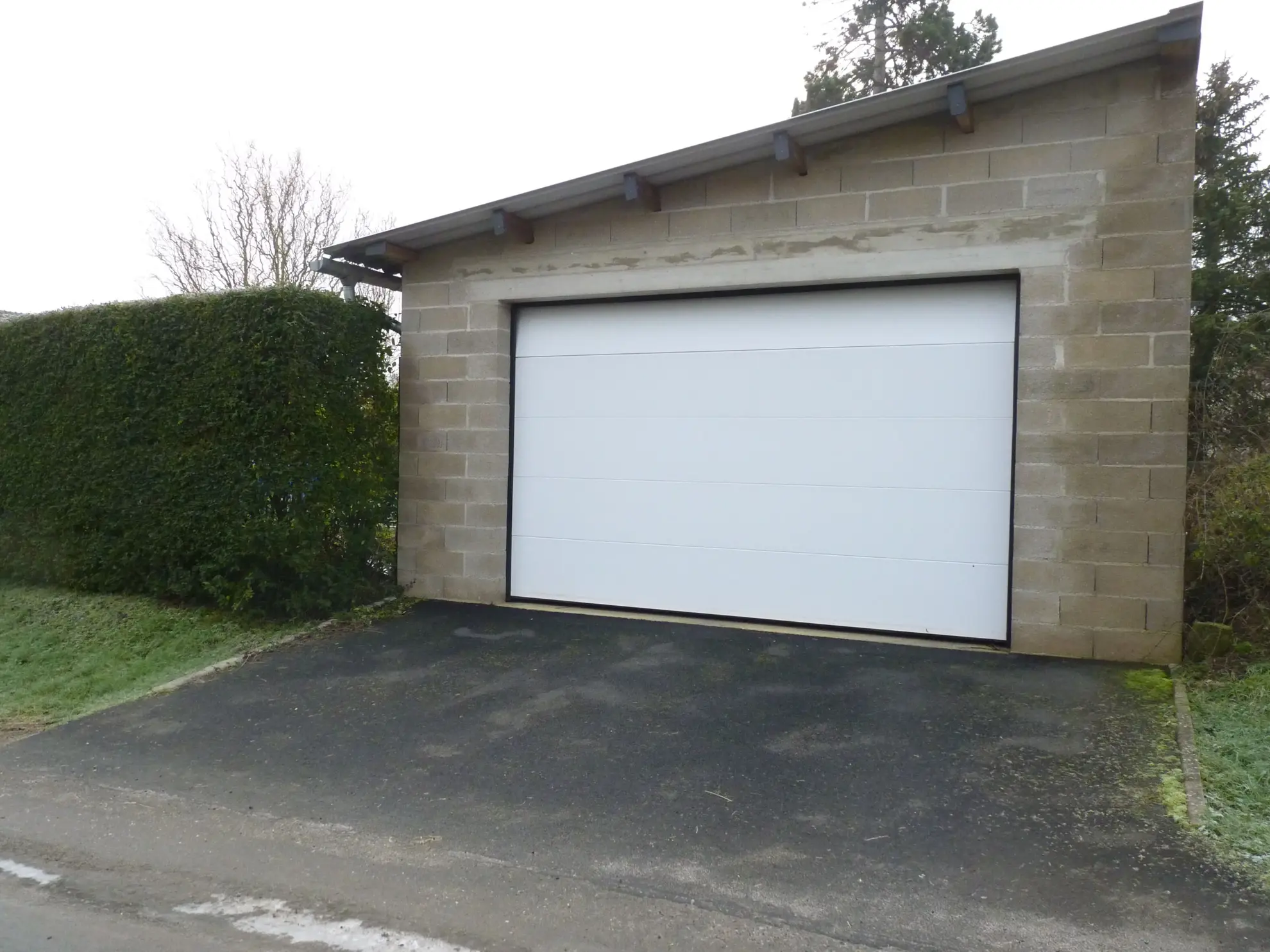 Maison de 100 m² avec 3 chambres et garage à Écly 