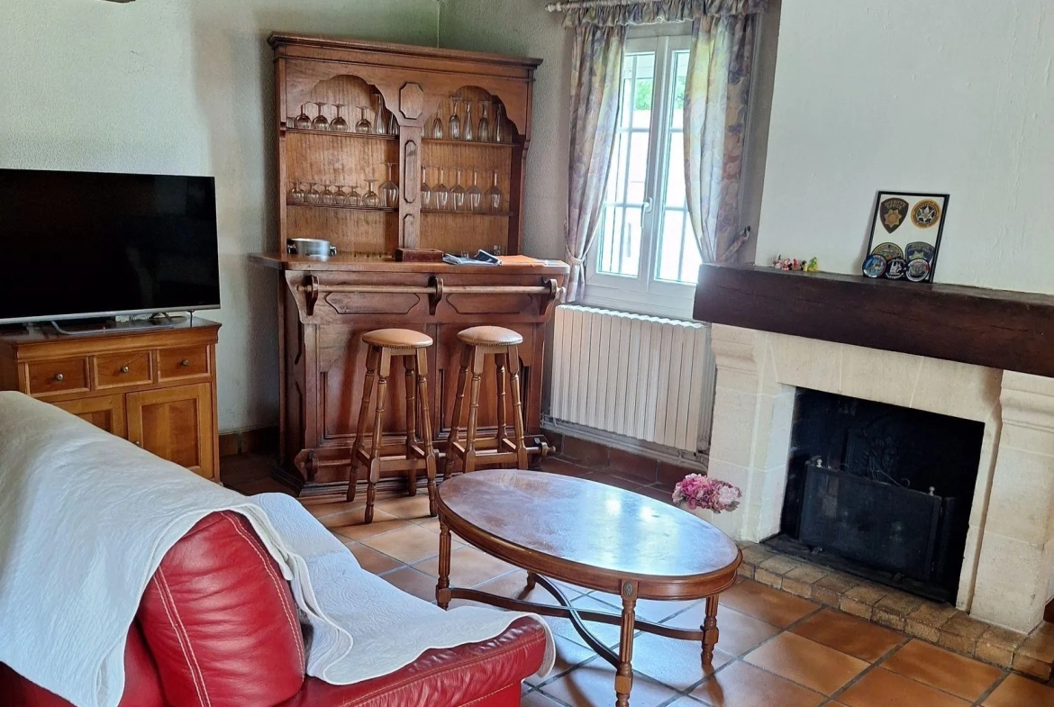 Maison de village en pierre avec studio et jardin à Carlepont 