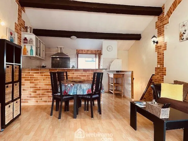 Charmante maison de village à Saint-Cyprien, 67 m², avec terrasse et stationnement 