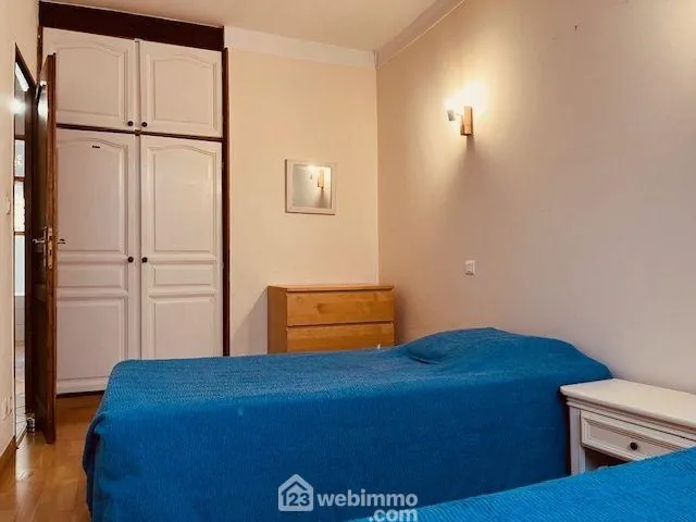 Charmante maison de village à Saint-Cyprien, 67 m², avec terrasse et stationnement 