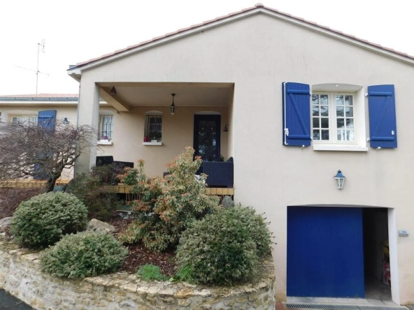 Maison de plain-pied à vendre proche Chantonnay avec terrain et sous-sol