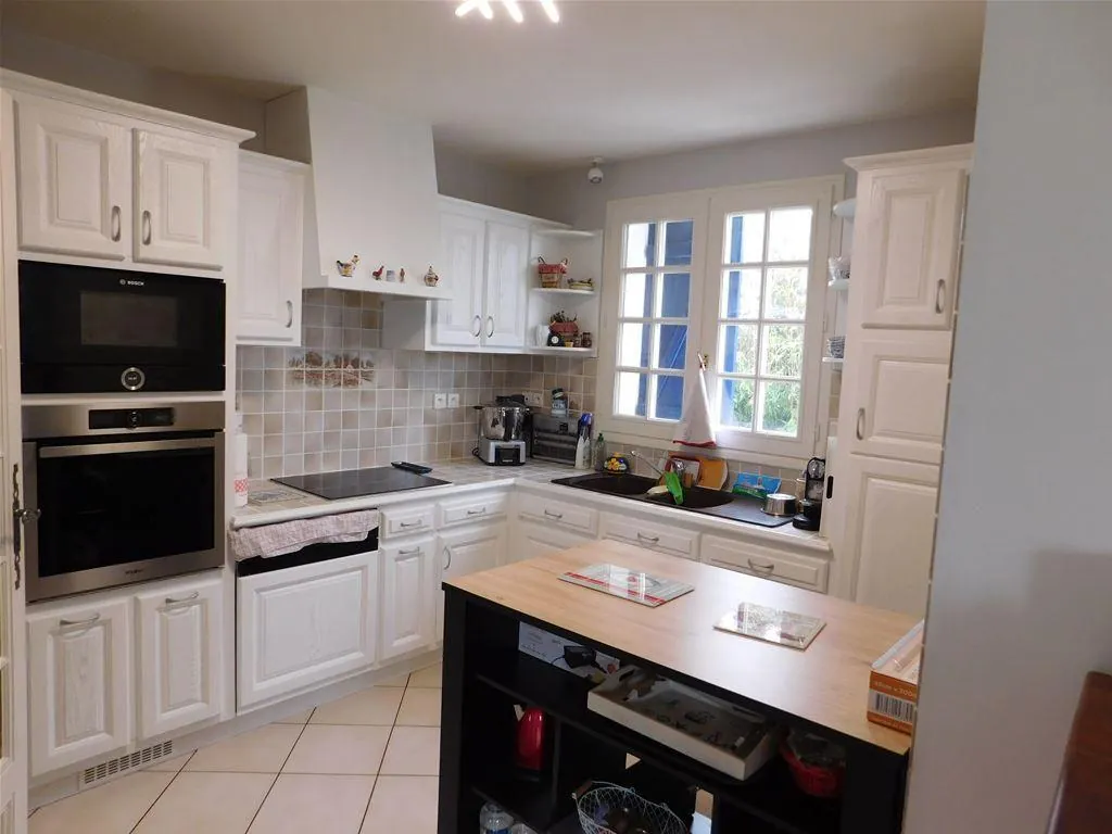 Maison de plain-pied à vendre proche Chantonnay avec terrain et sous-sol 