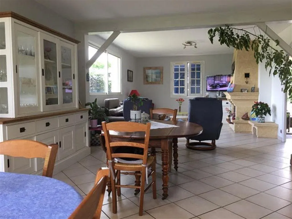 Maison de plain-pied à vendre proche Chantonnay avec terrain et sous-sol 