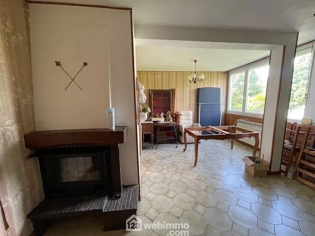 Maison de ville à Noyon avec jardin – Opportunité à rénover 
