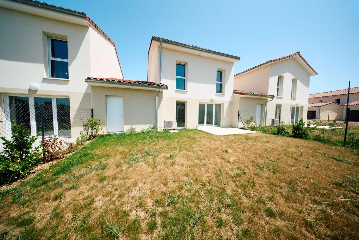 Maison neuve 93 m² à Veauche avec 3 chambres, jardin et garage - Prix à partir de 239 000 € 