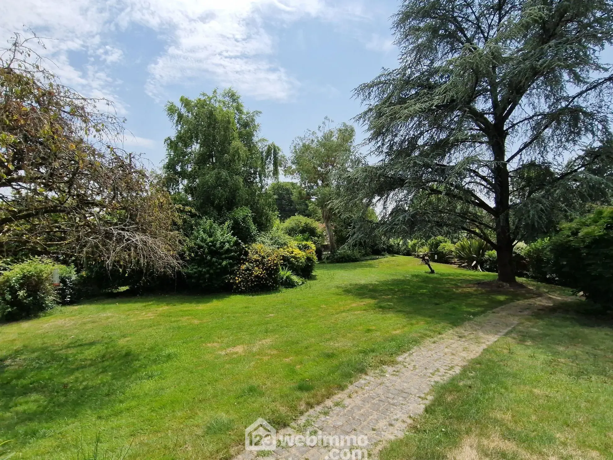 Maison de 116 m² à Dompierre-sur-Yon avec jardin et potentiel immobilier 
