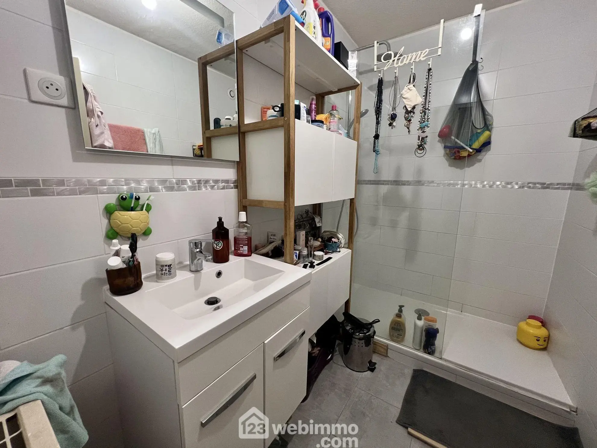 Appartement T4 de 83m² à Bastia Sud - Résidence bien entretenue 