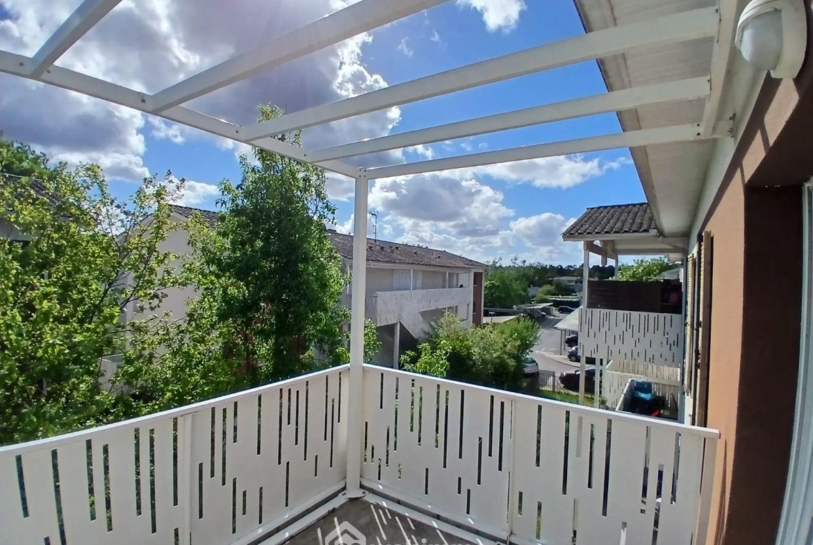 Appartement T2 avec terrasse et parking à Saint-Médard-en-Jalles 