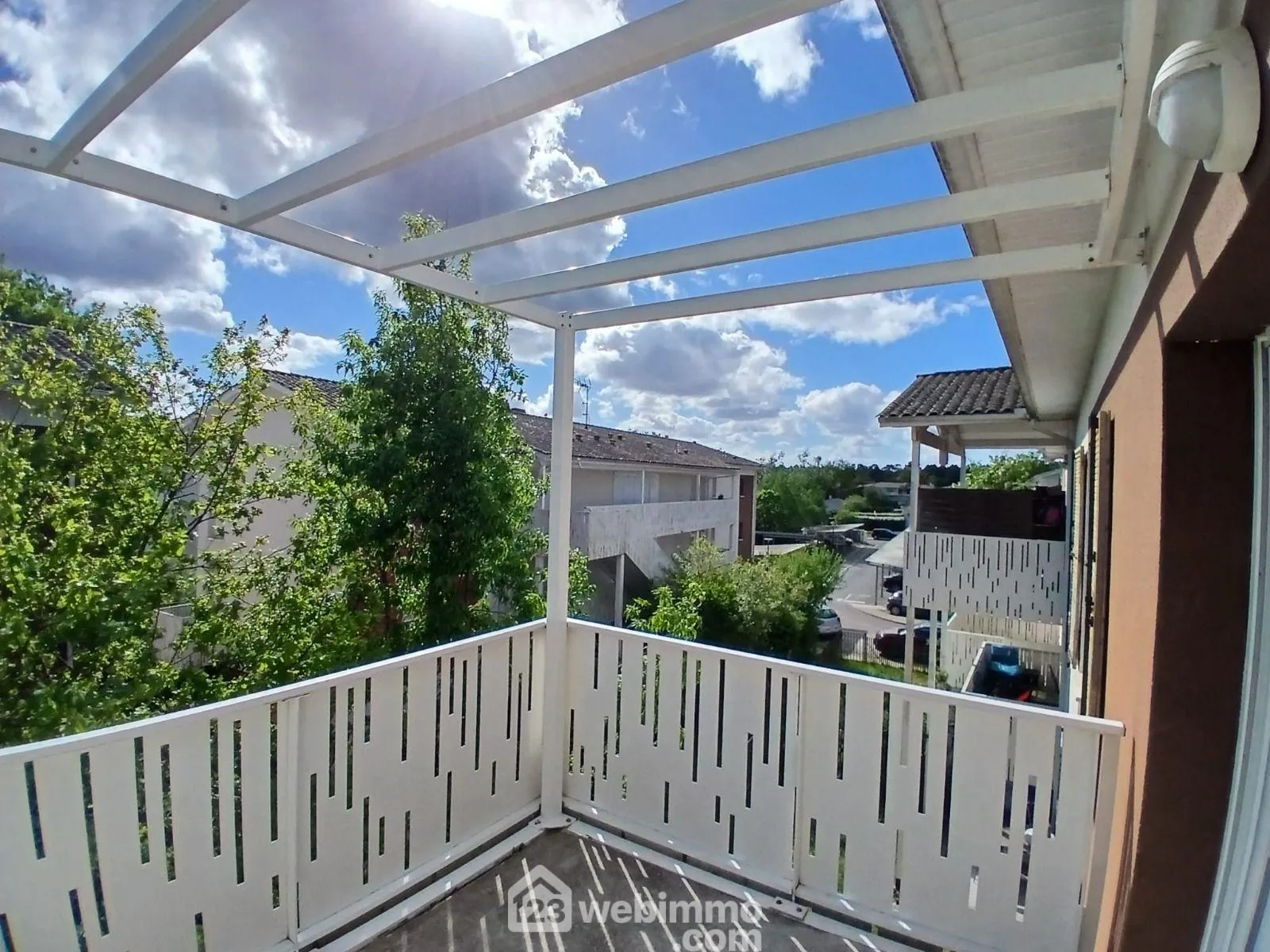 Appartement T2 avec terrasse et parking à Saint-Médard-en-Jalles 