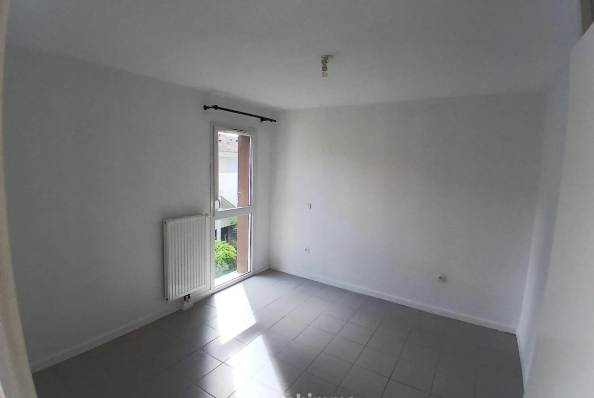 Appartement T2 avec terrasse et parking à Saint-Médard-en-Jalles 
