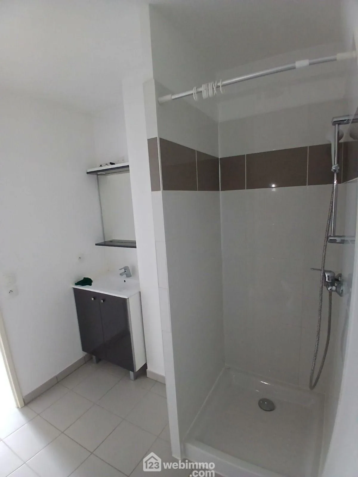 Appartement T2 avec terrasse et parking à Saint-Médard-en-Jalles 