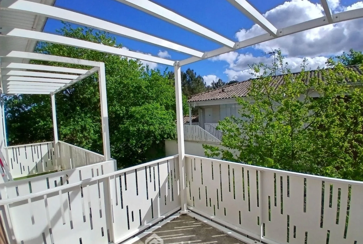 Appartement T2 avec terrasse et parking à Saint-Médard-en-Jalles 