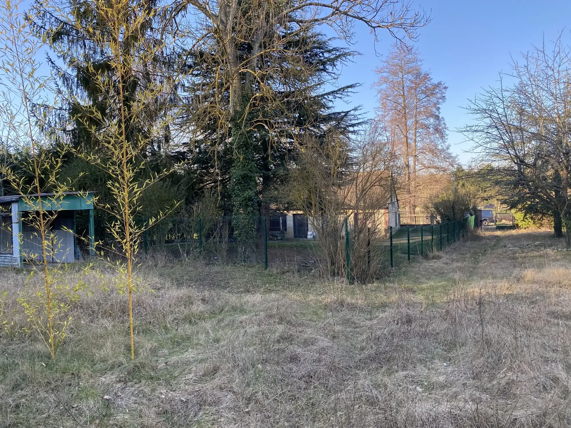 Terrain à bâtir de 285 m² à Dreux, proximité Vernouillet, idéal pour votre projet écologique 