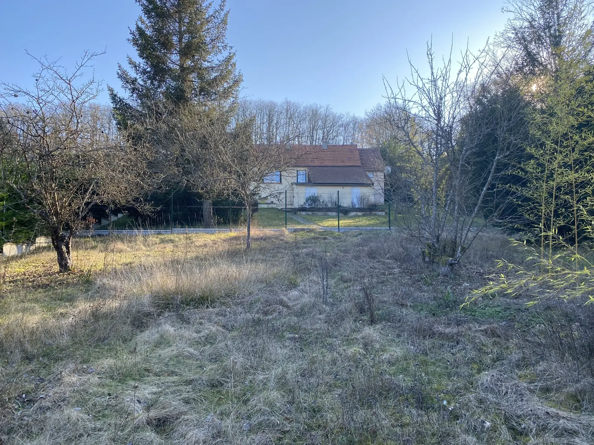 Terrain à bâtir de 285 m² à Dreux, proximité Vernouillet, idéal pour votre projet écologique 
