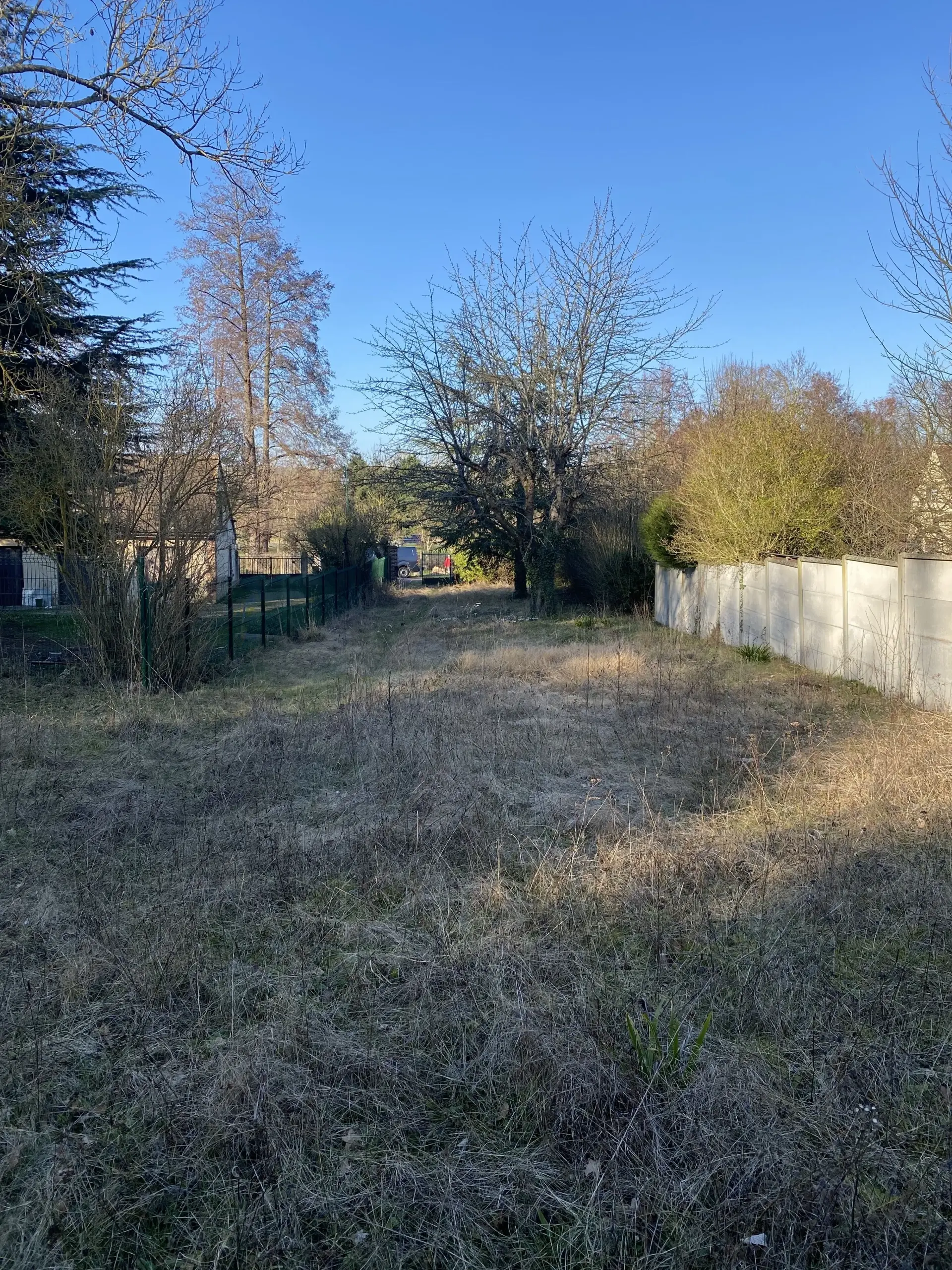 Terrain à bâtir de 285 m² à Dreux, proximité Vernouillet, idéal pour votre projet écologique 