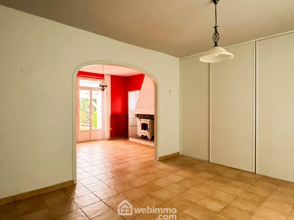 Maison rénovée à Cholet avec jardin et dépendance – 71 m² 