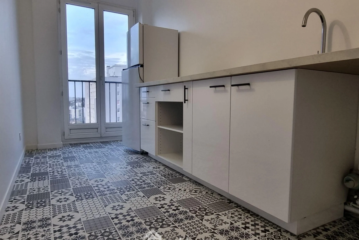 Appartement 4 pièces rénové de 76m² à Choisy-le-Roi avec cave et box 