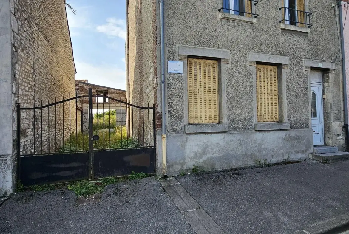 Maison à rénover de 95 m² à Sissonne avec grand terrain et potentiel 
