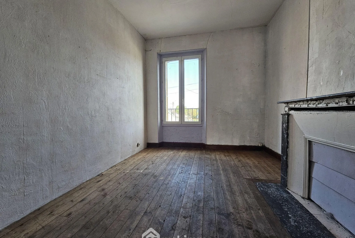 Maison à rénover de 95 m² à Sissonne avec grand terrain et potentiel 