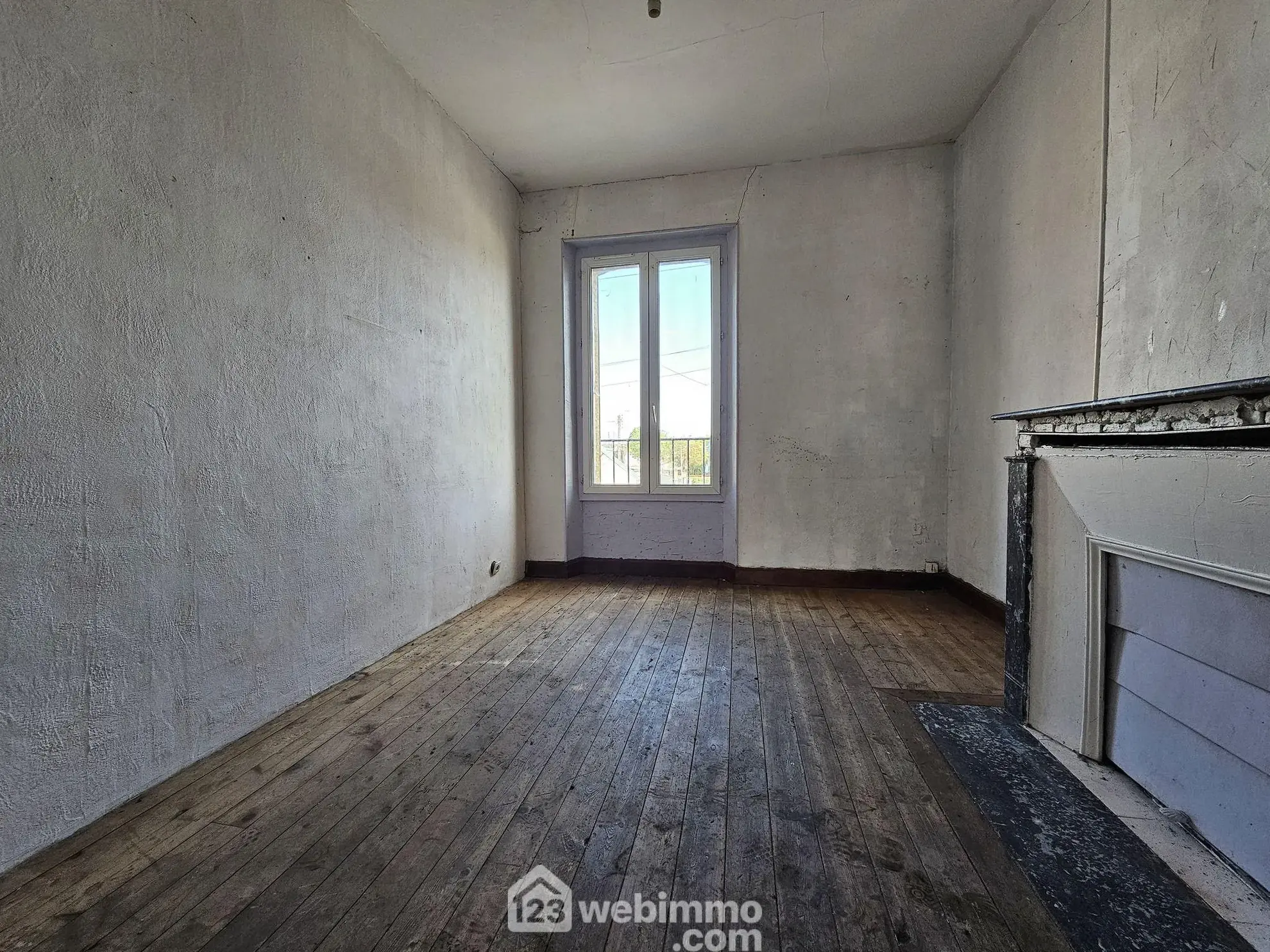 Maison à rénover de 95 m² à Sissonne avec grand terrain et potentiel 