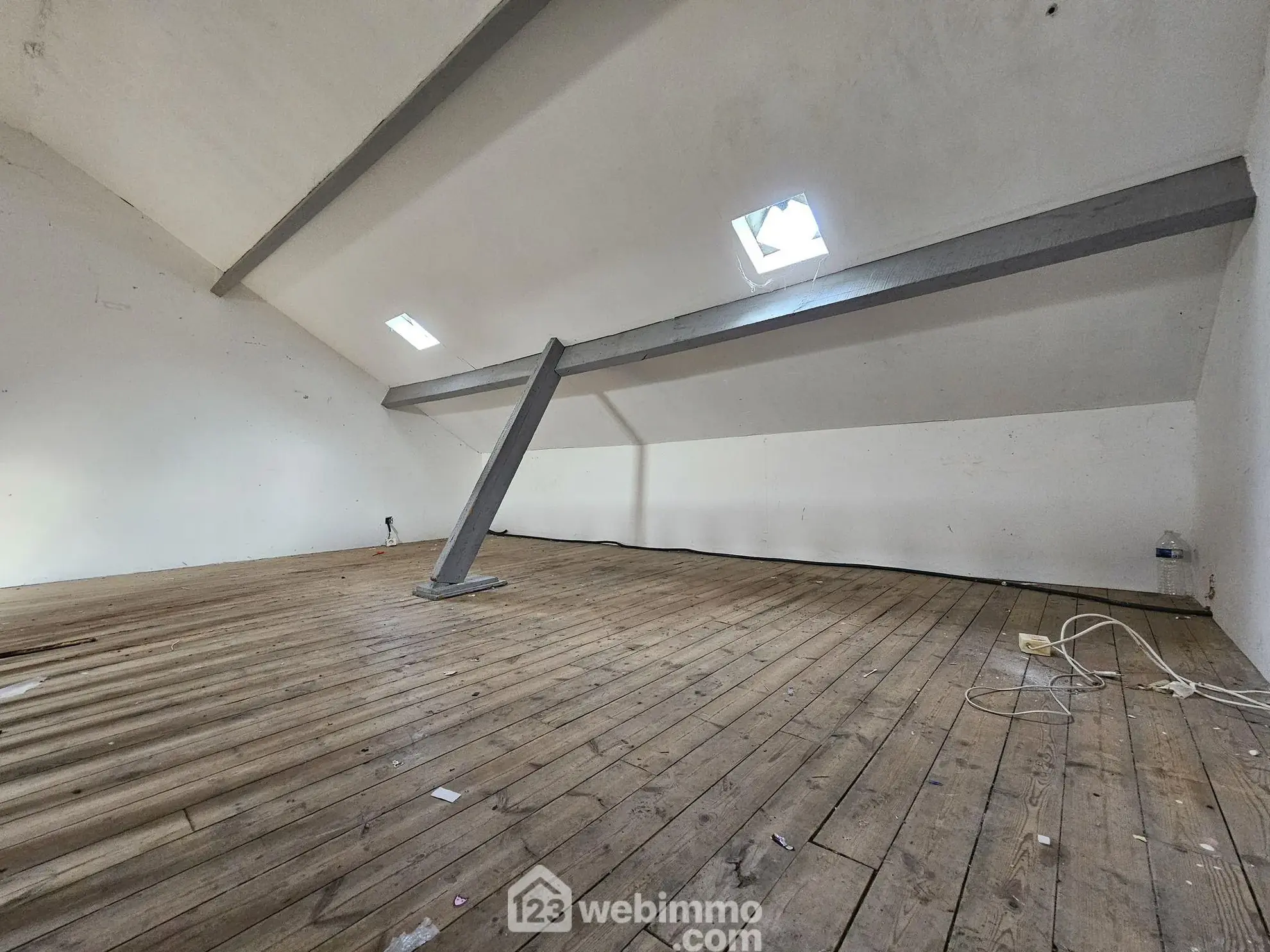 Maison à rénover de 95 m² à Sissonne avec grand terrain et potentiel 