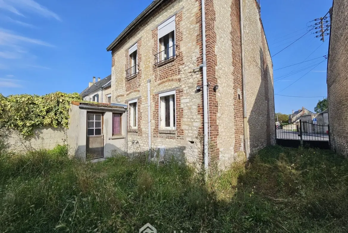 Maison à rénover de 95 m² à Sissonne avec grand terrain et potentiel 