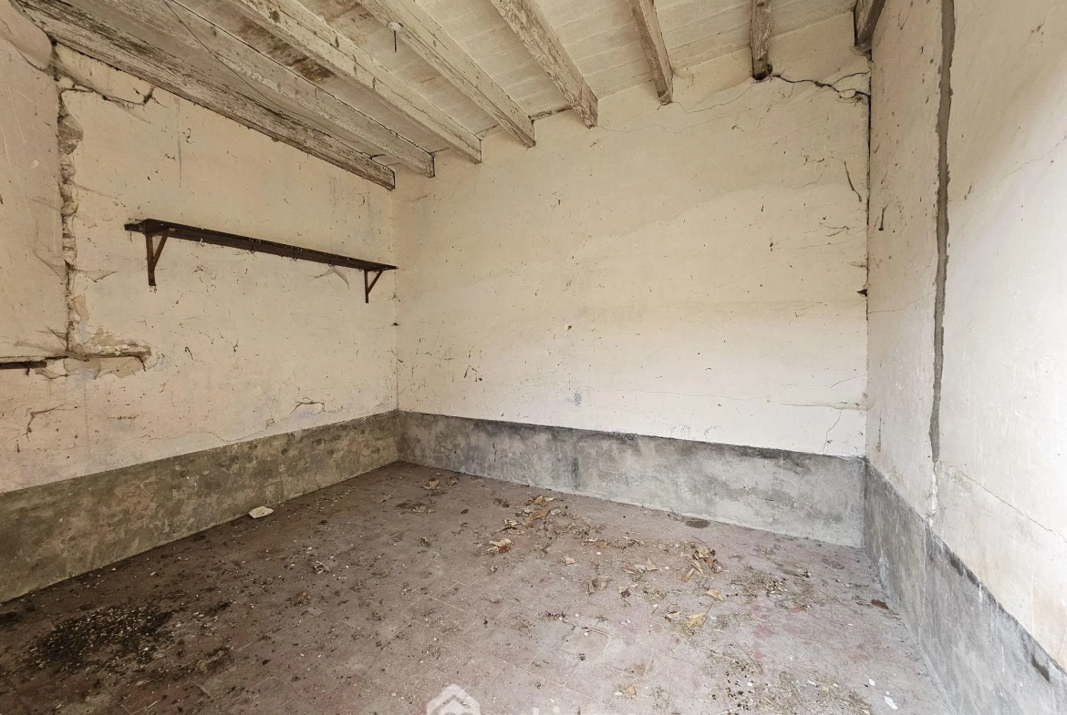 Maison à rénover de 95 m² à Sissonne avec grand terrain et potentiel 