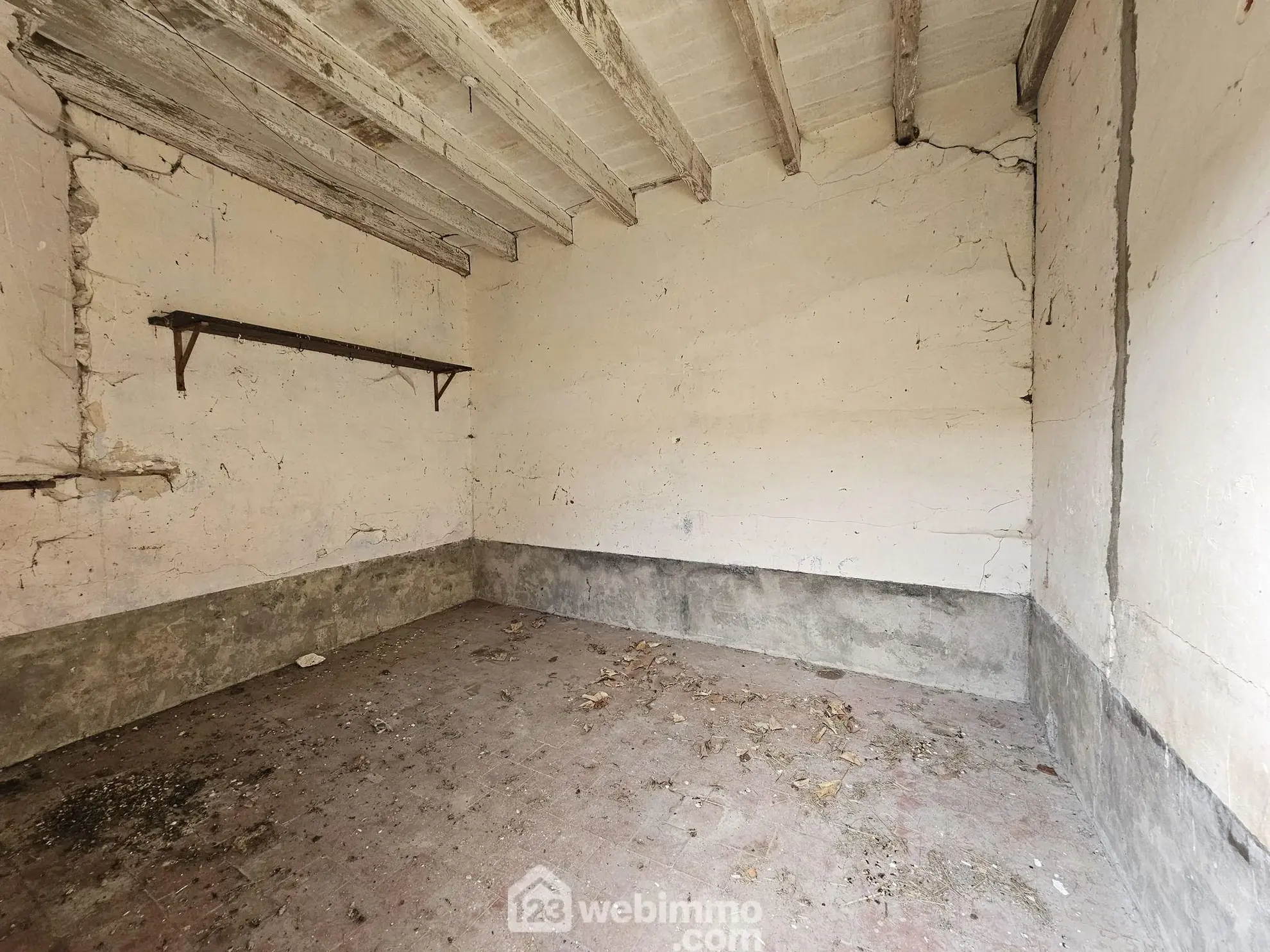 Maison à rénover de 95 m² à Sissonne avec grand terrain et potentiel 