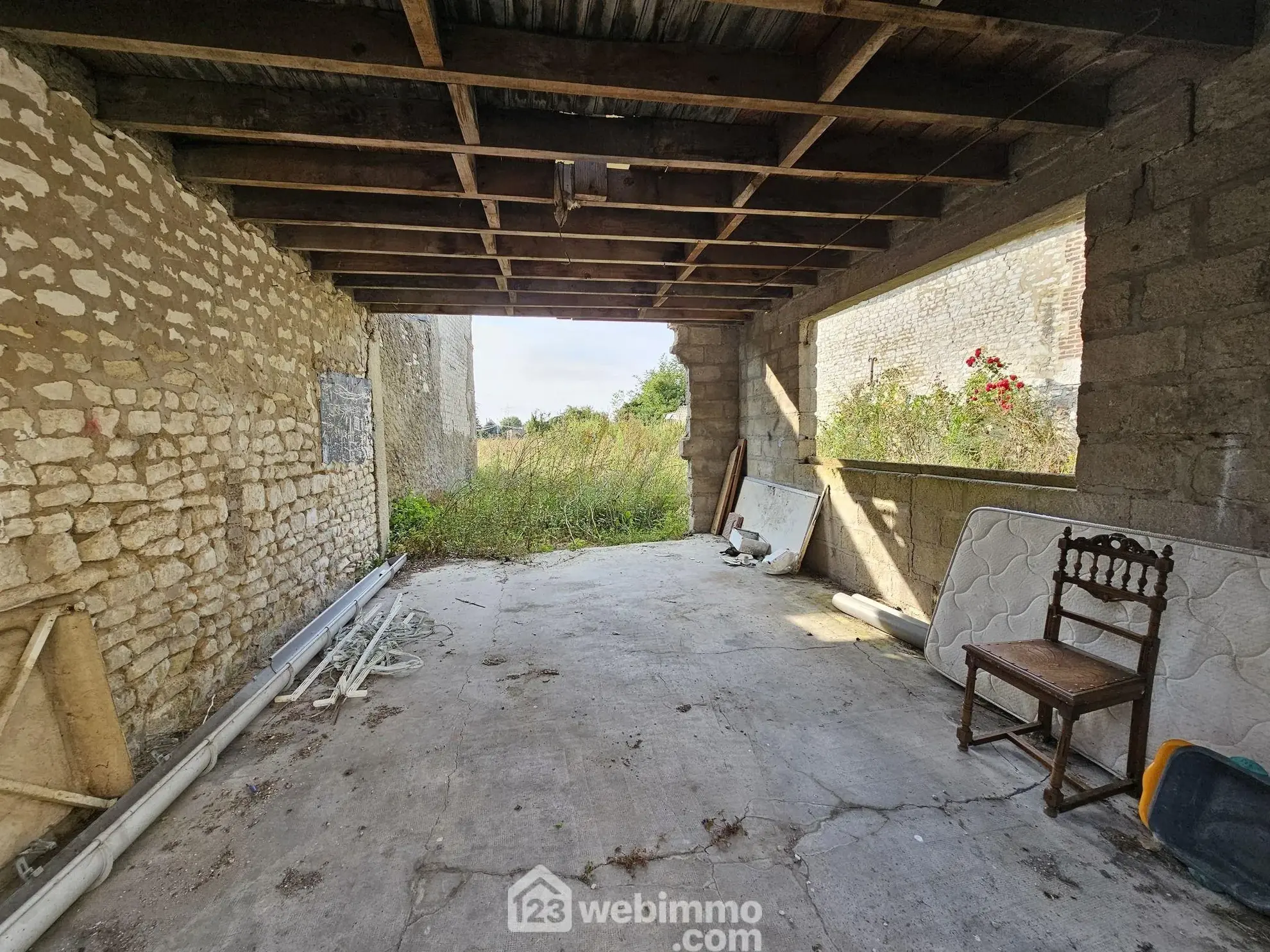 Maison à rénover de 95 m² à Sissonne avec grand terrain et potentiel 