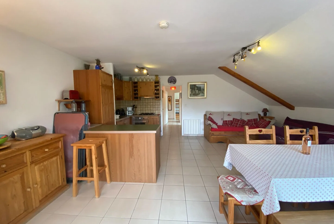 Appartement T3 avec terrasse, cave et garage à Embrun - Dernier étage 