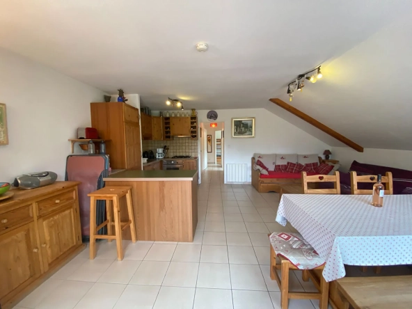 Appartement T3 avec terrasse, cave et garage à Embrun - Dernier étage