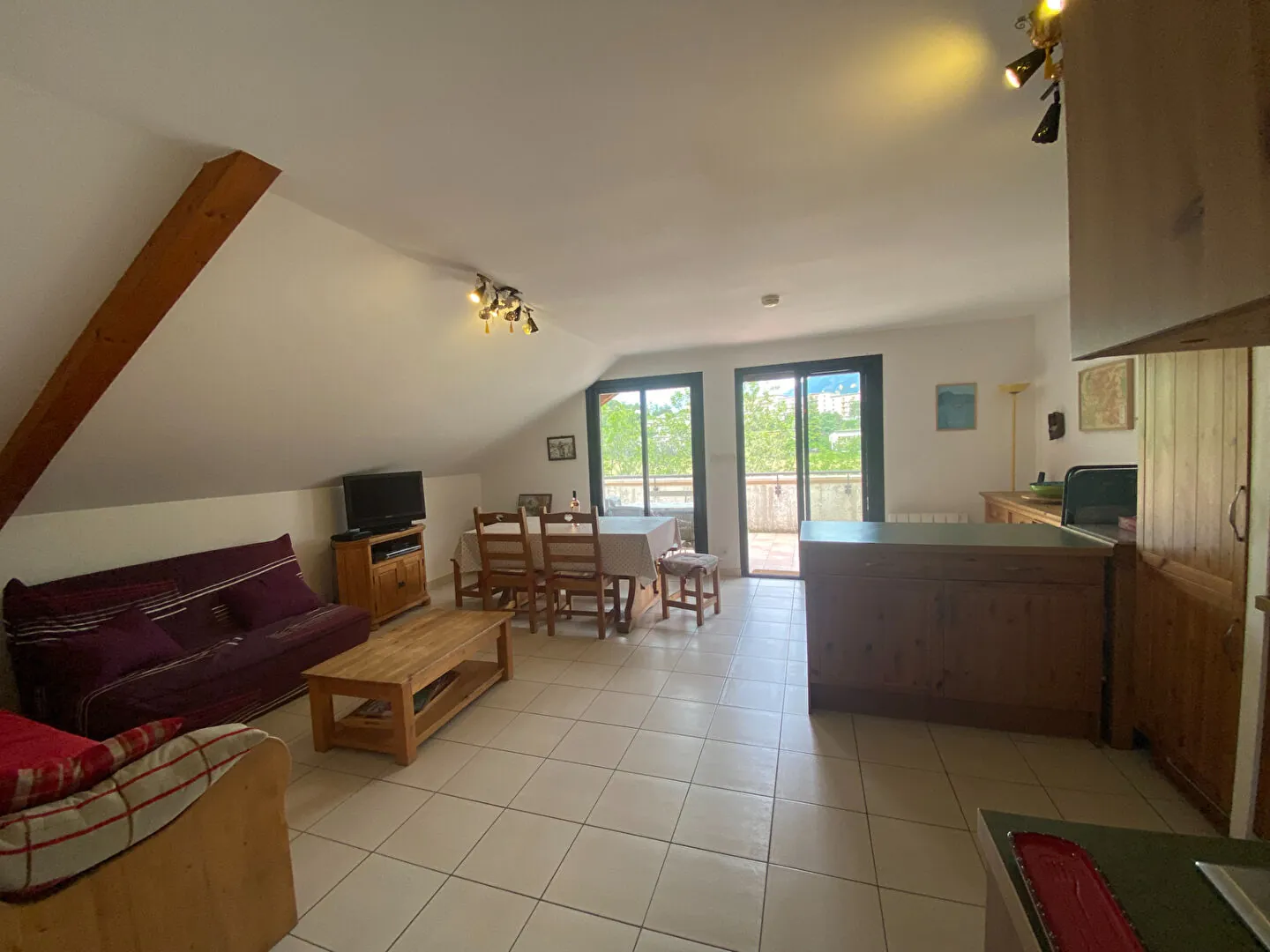 Appartement T3 avec terrasse, cave et garage à Embrun - Dernier étage 