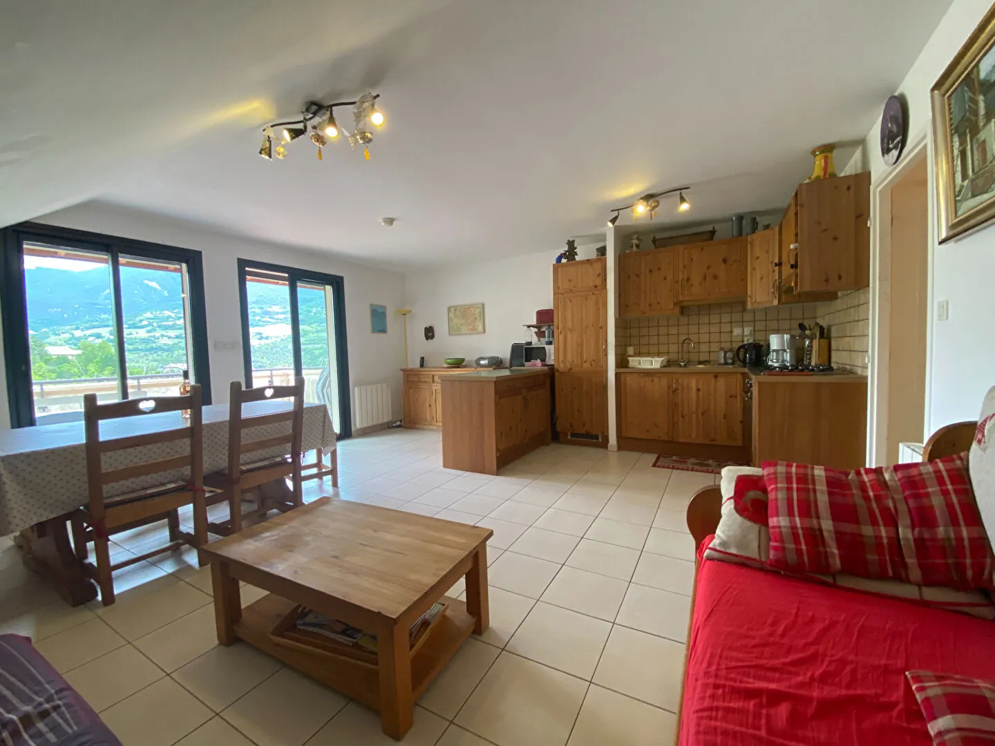 Appartement T3 avec terrasse, cave et garage à Embrun - Dernier étage 