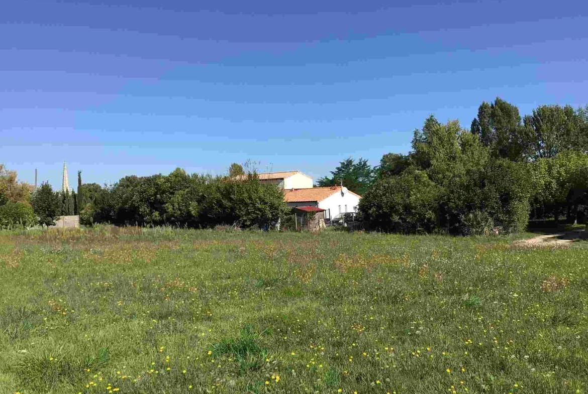 Terrain constructible à Sauveterre-de-Guyenne de 570 m², vue dégagée et proche commodités 