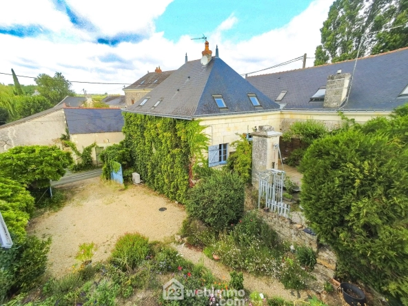Charmante maison avec jardin et dépendance à Saint Rémy la Varenne