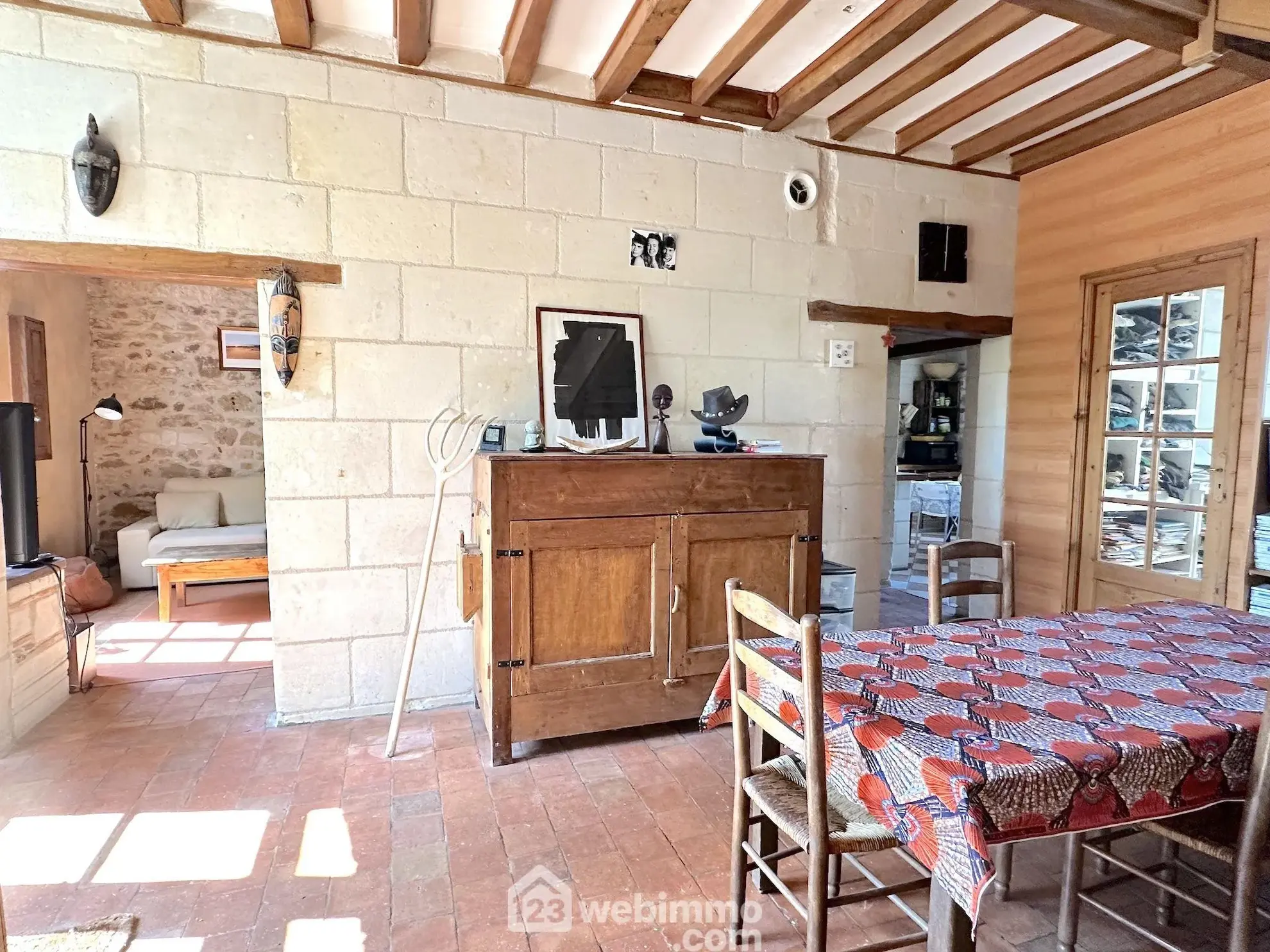 Charmante maison avec jardin et dépendance à Saint Rémy la Varenne 