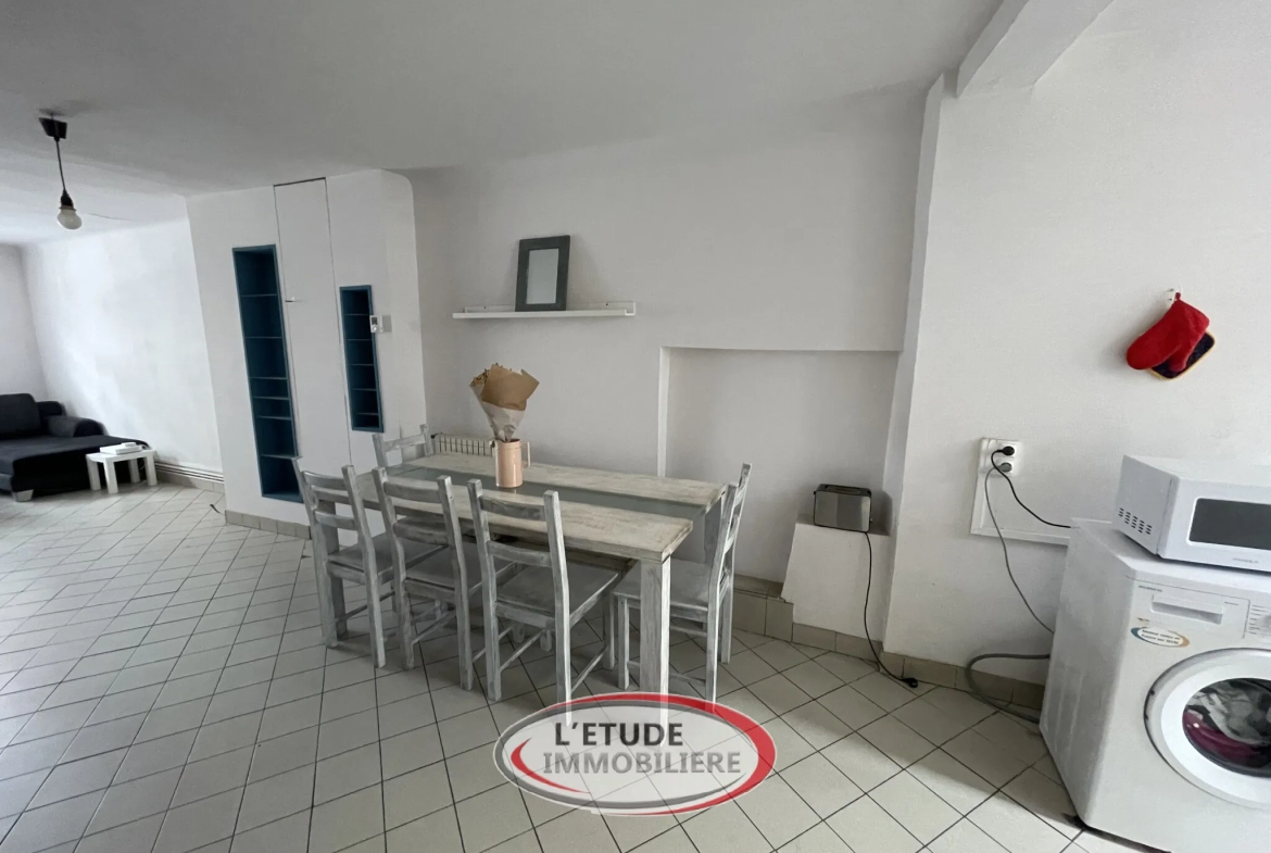 Maison à vendre à Carquefou, centre bourg, 4 chambres, jardin, à rénover 