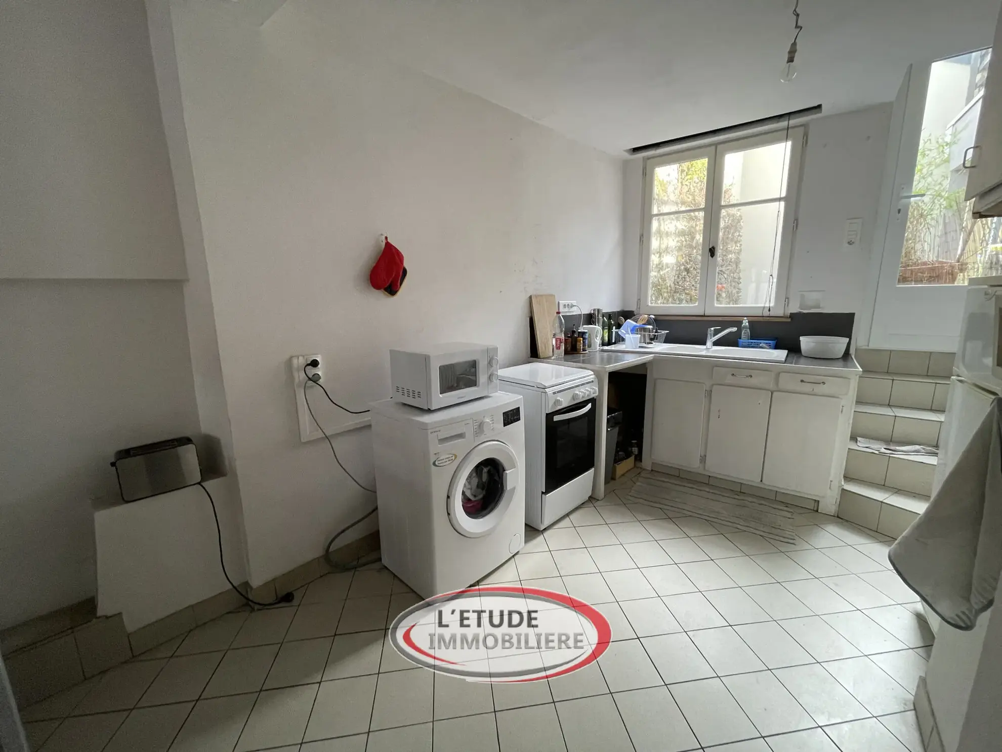 Maison à vendre à Carquefou, centre bourg, 4 chambres, jardin, à rénover 