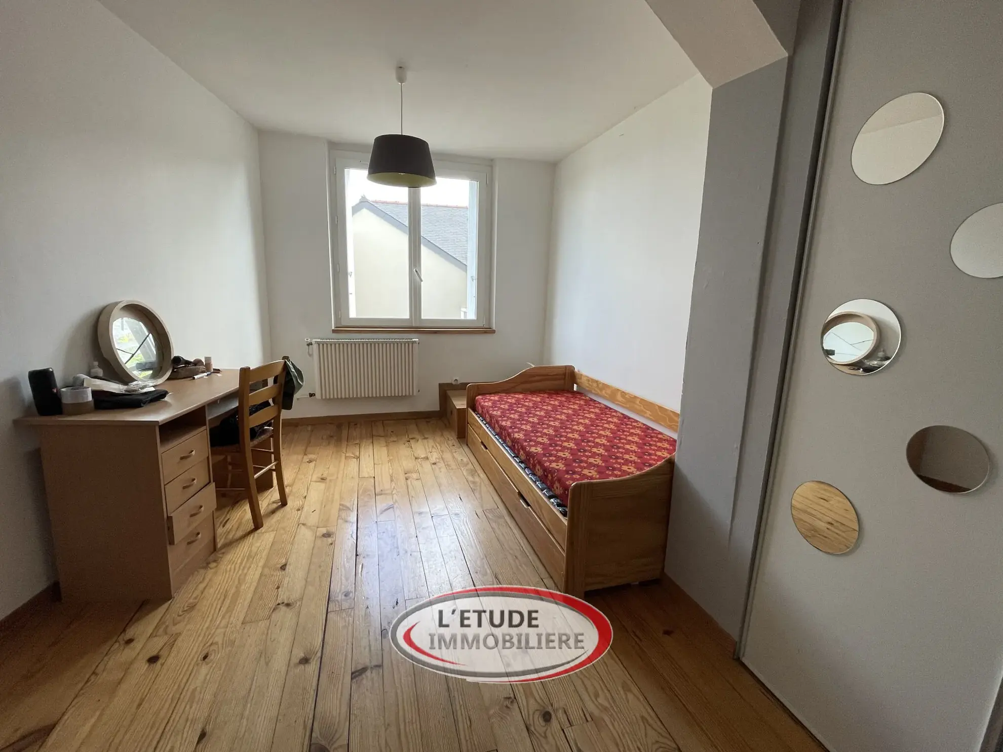 Maison à vendre à Carquefou, centre bourg, 4 chambres, jardin, à rénover 