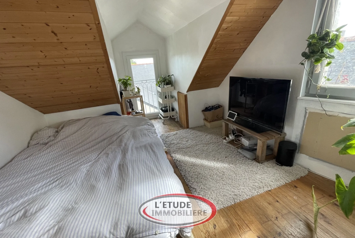 Maison à vendre à Carquefou, centre bourg, 4 chambres, jardin, à rénover 