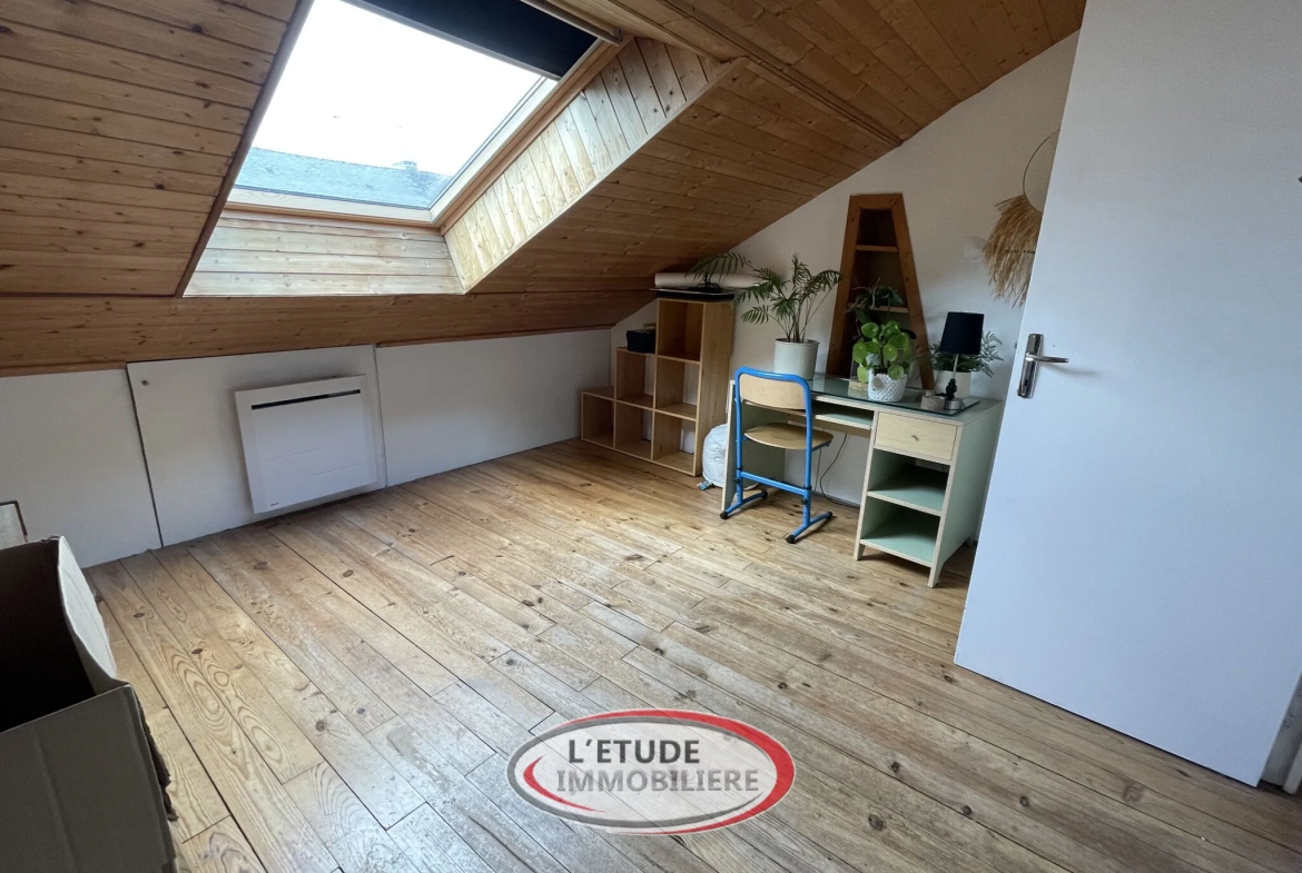 Maison à vendre à Carquefou, centre bourg, 4 chambres, jardin, à rénover 