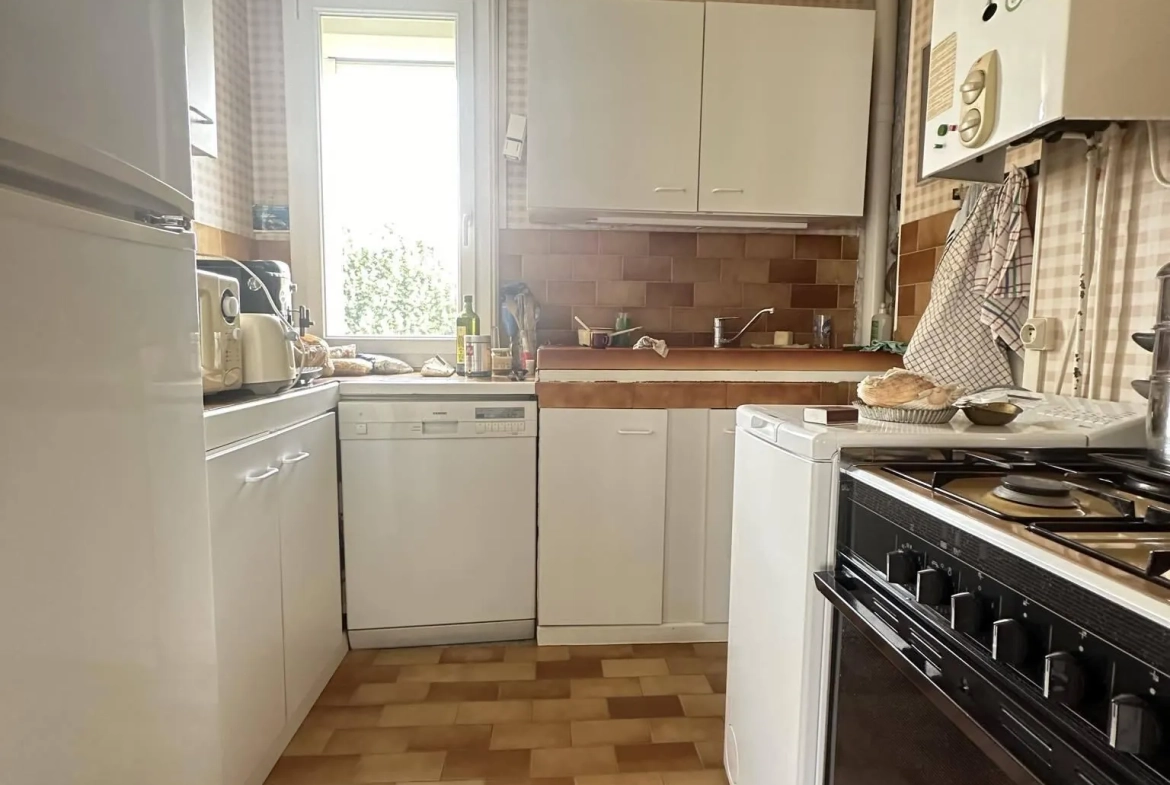 Appartement de 65 m² à Laon avec 3 chambres et cave 