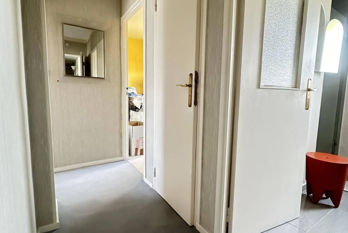 Appartement de 65 m² à Laon avec 3 chambres et cave 