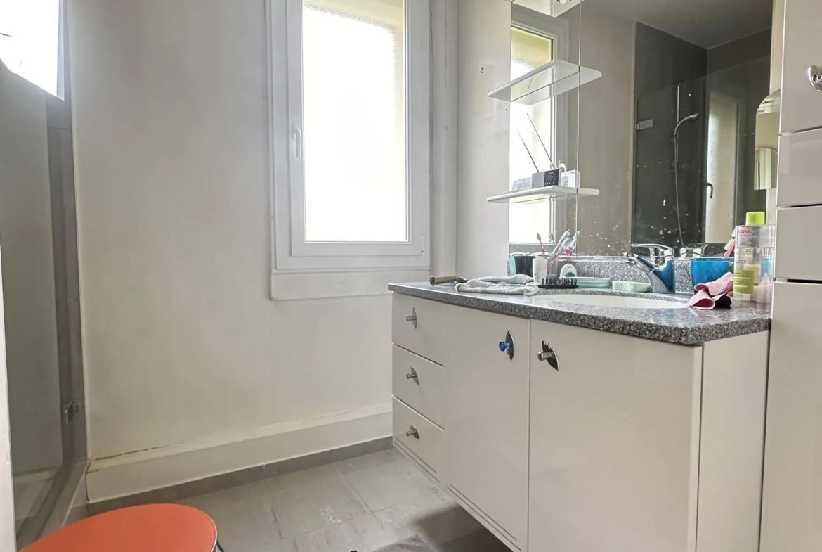 Appartement de 65 m² à Laon avec 3 chambres et cave 