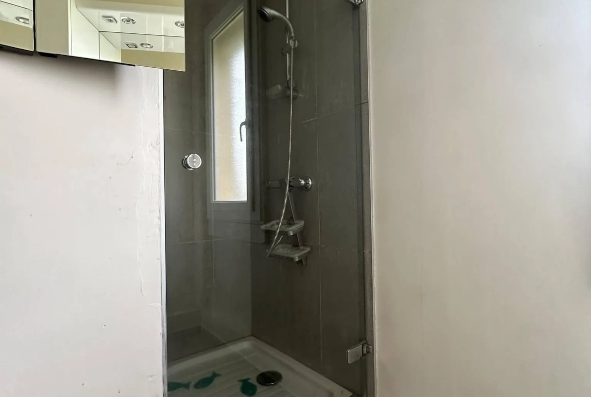Appartement de 65 m² à Laon avec 3 chambres et cave 