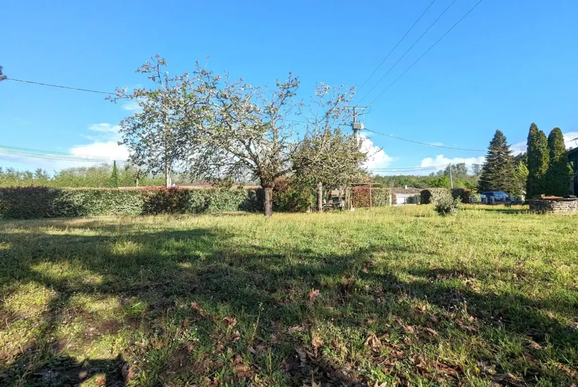 Terrain constructible de 650 m² à Barsac - Environnement calme et possibilité de projets divers 