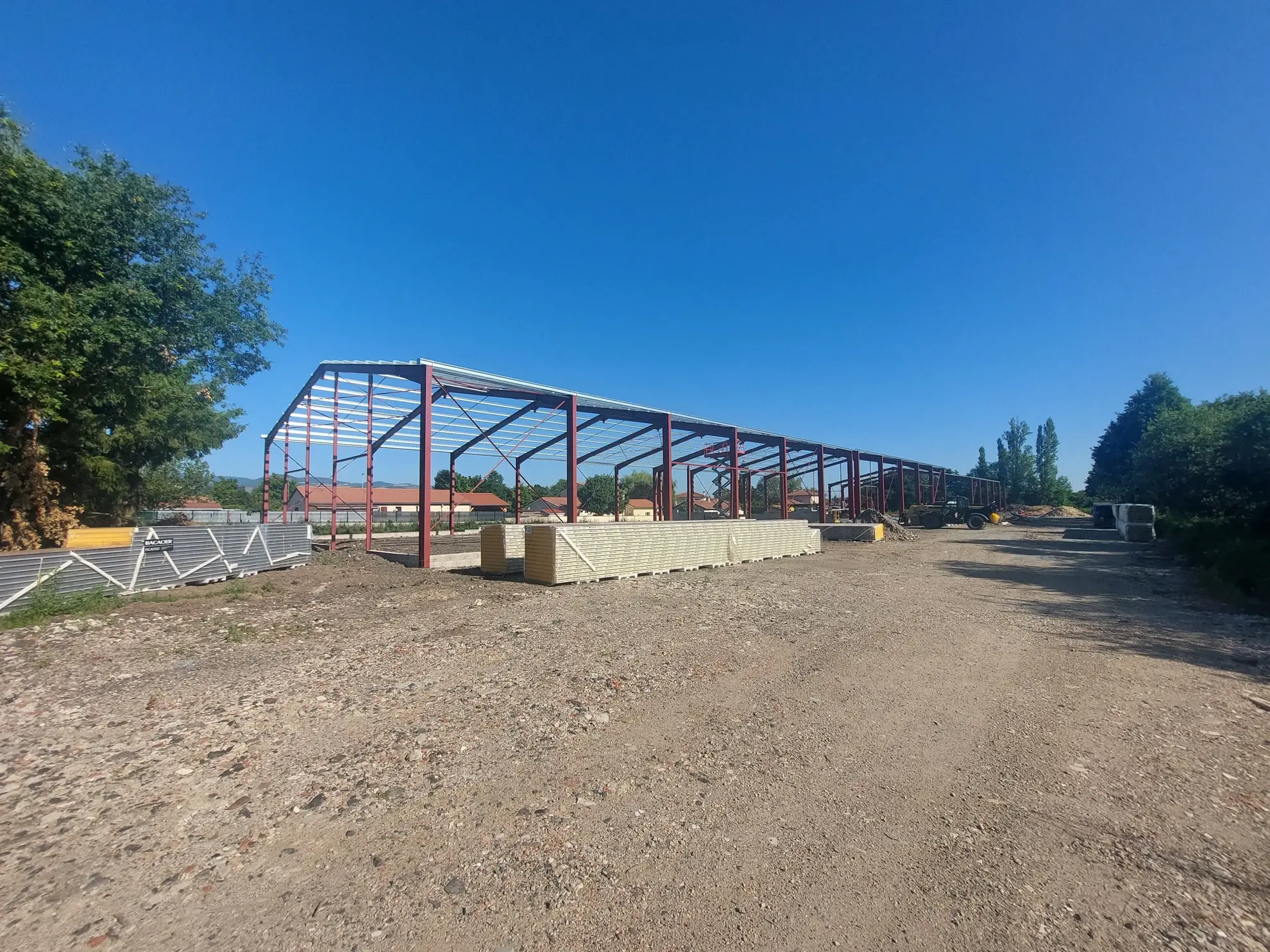 Dépôt industriel neuf de 198 m² à Montbrison, livraison prochaine 