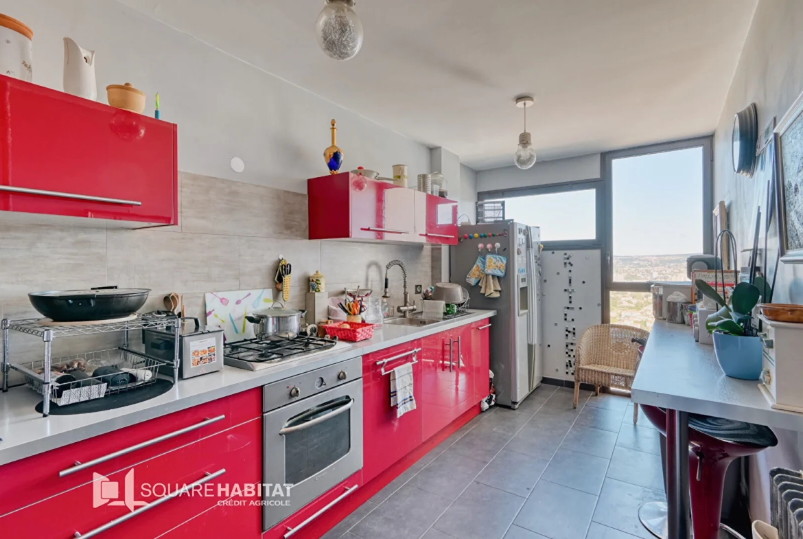 Appartement 4 pièces à Marseille 13013 avec vue panoramique, parking et cave 